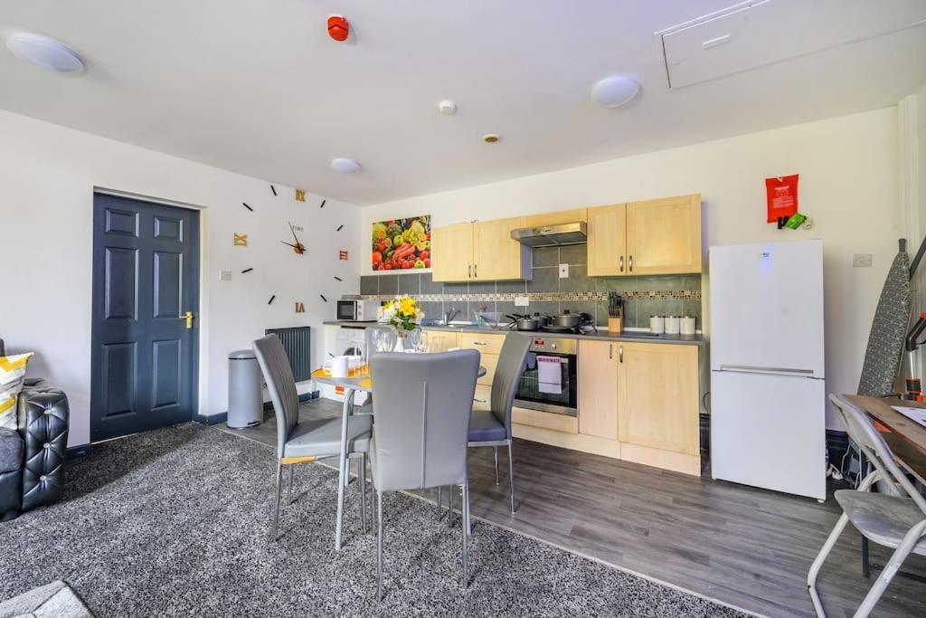 -F5Gh- For Relaxed & Cosy Stay, Free Parking, Wifi Leeds (West Yorkshire) Exterior foto